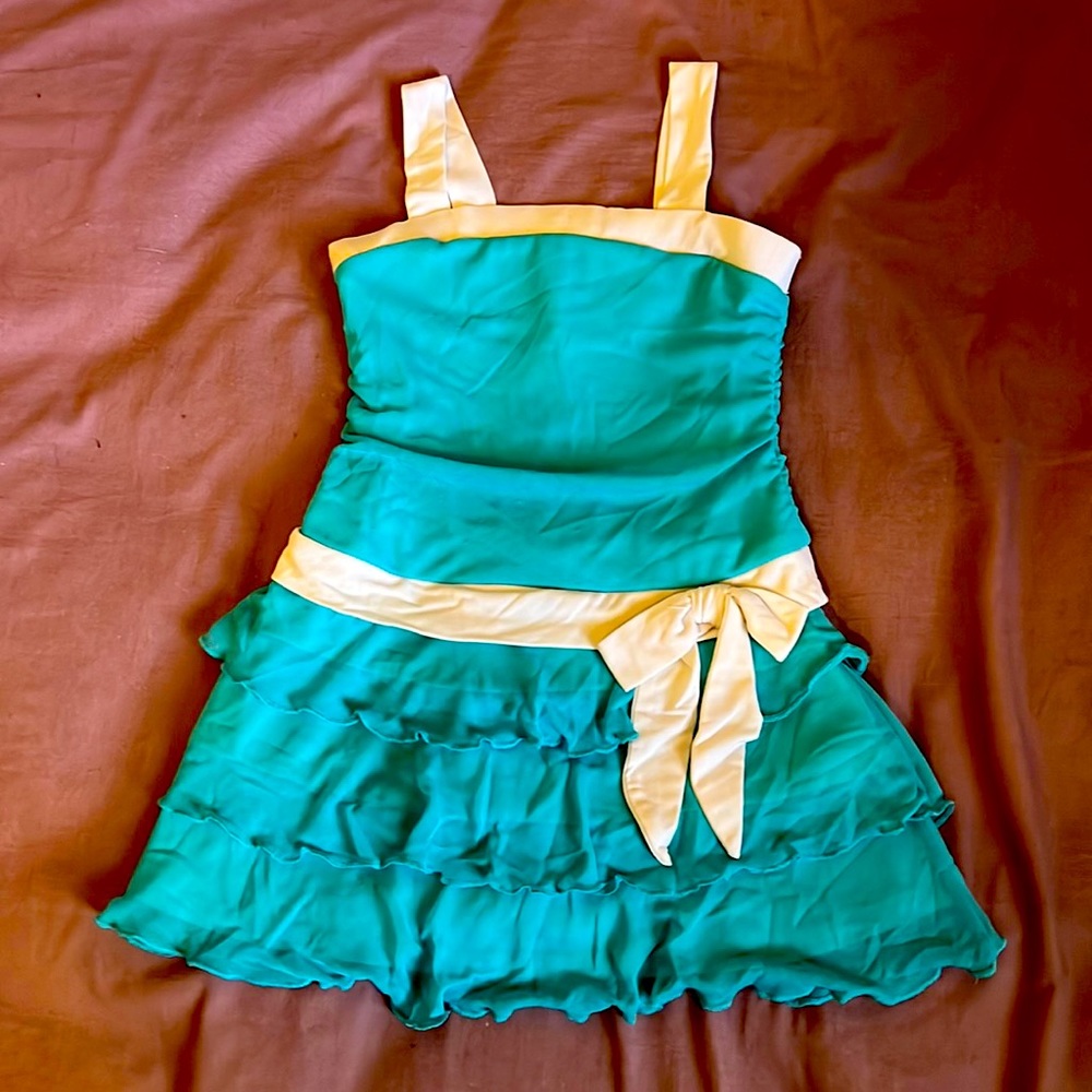 Girls dress size -4